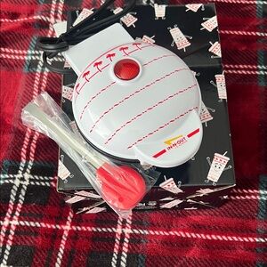 In-N-Out Burger Waffle Maker